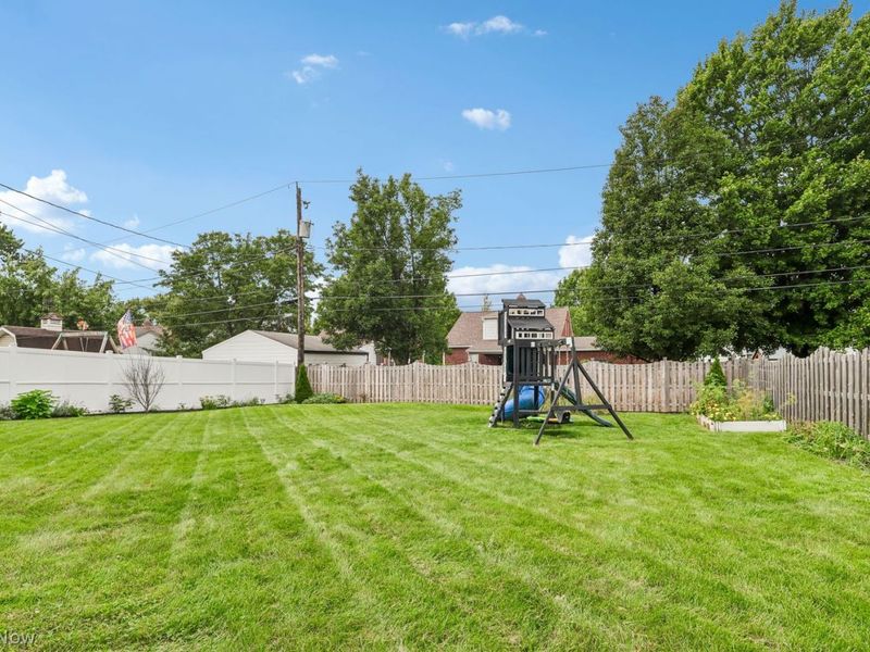 7478 Briarcliff Parkway, Middleburg Heights, OH 44130 Photo 33