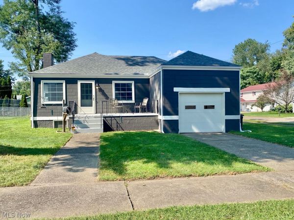 160 11th Street NE, New Philadelphia, OH 44663