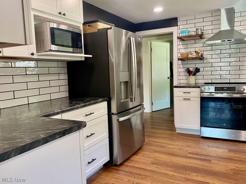 160 11th Street NE, New Philadelphia, OH 44663 Photo 6