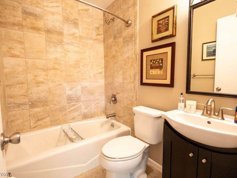 4068 W 219th Street, Fairview Park, OH 44126 Photo 5