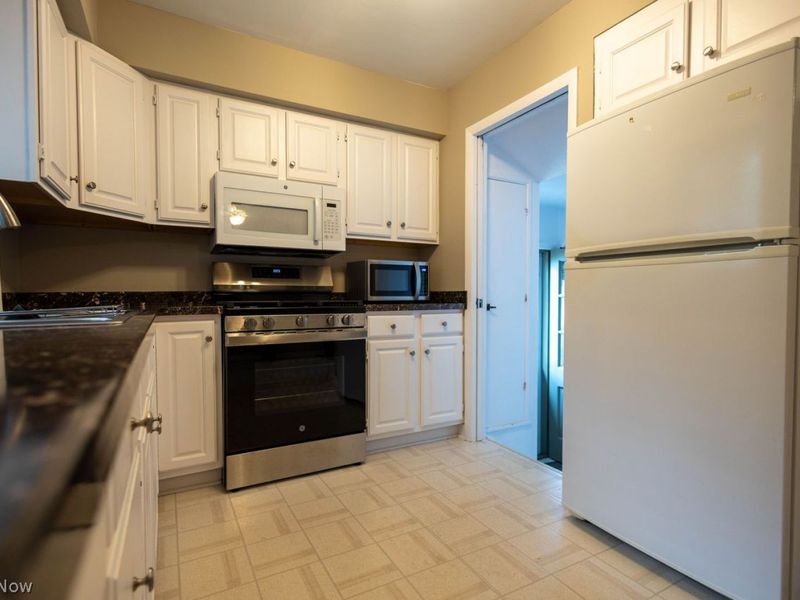 4068 W 219th Street, Fairview Park, OH 44126 Photo 7
