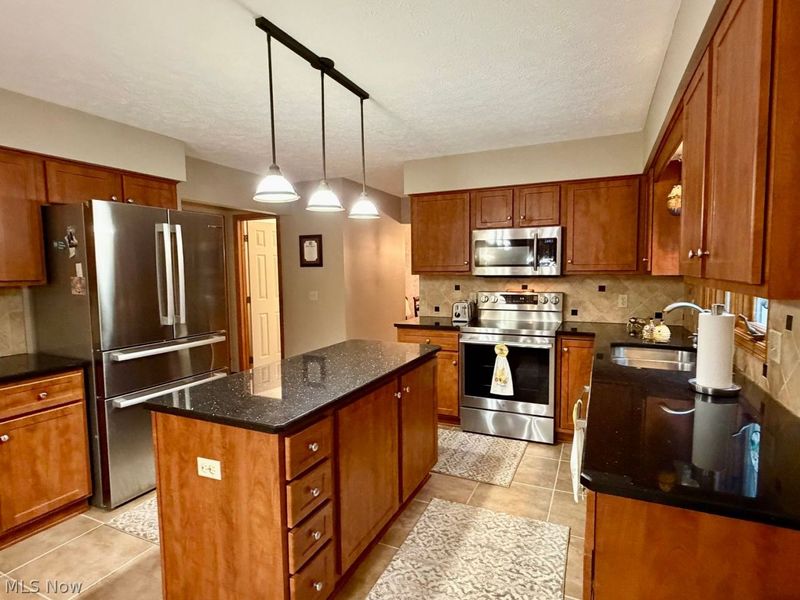 740 Sawmill Drive, Avon Lake, OH 44012 Photo 13