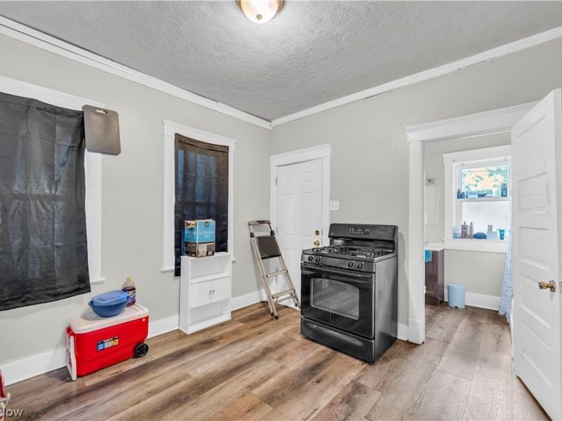 3098 W 101st Street, Cleveland, OH 44111 Photo 4