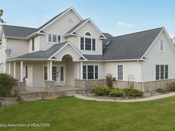 141 Twin Ponds Lane, Okemos, MI 48864