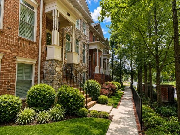 1085 Charles Towne Square, Sandy Springs, GA 30328
