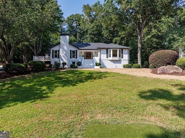 820 Oakhaven Drive, Roswell, GA 30075