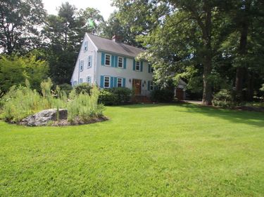 125 Boxwood Ln, Bridgewater, MA 02324