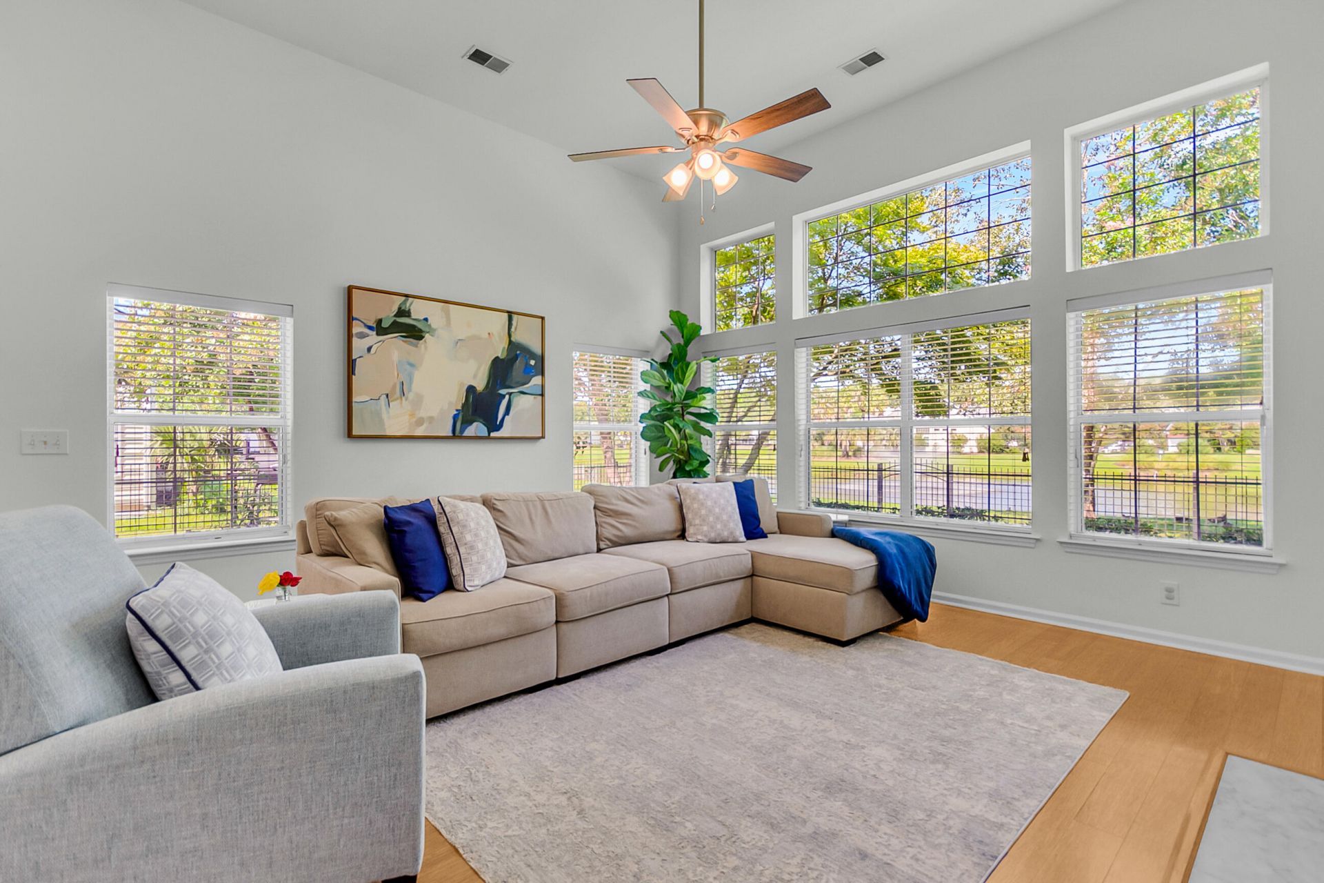 2081 Bancroft Lane Photo 7