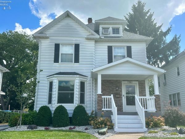 126 Euclid Avenue, Bellevue, OH 44811