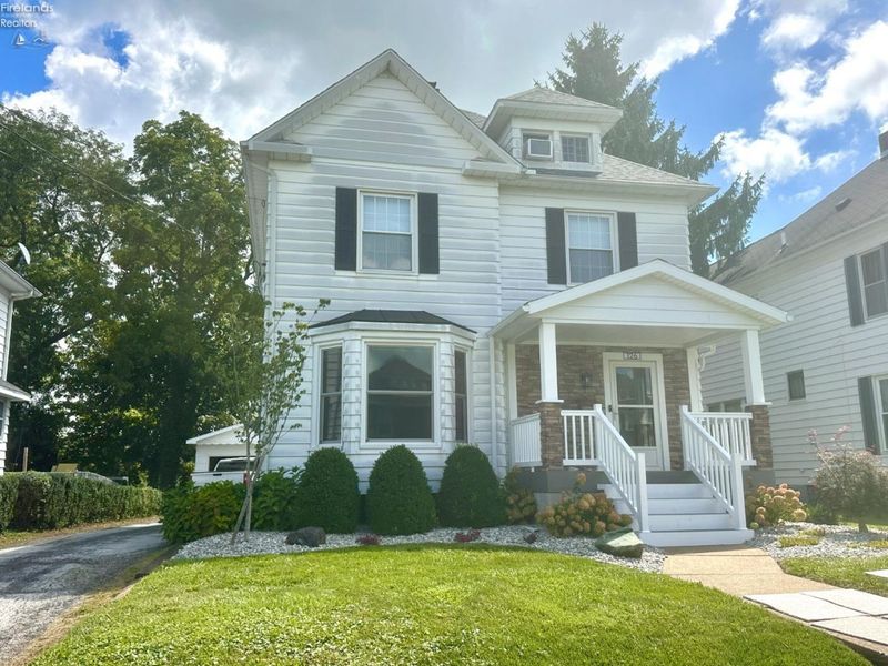 126 Euclid Avenue, Bellevue, OH 44811 Photo 3