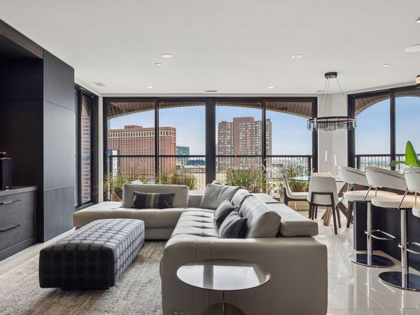 1201 Yale Place, Unit 1110, Minneapolis, MN 55403