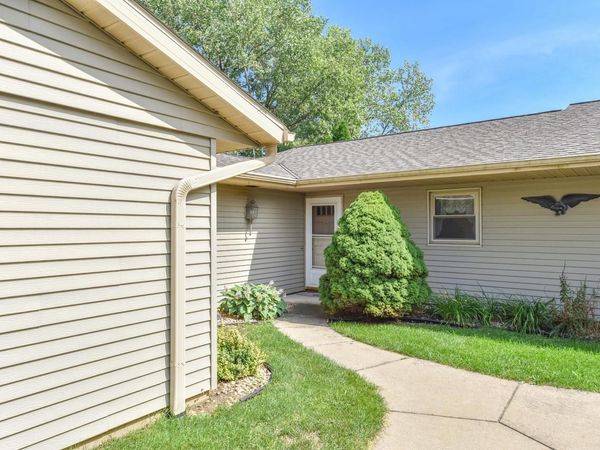 106 Tamarack CIRCLE, Hartford, WI 53027