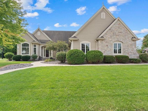 1833 River Lakes ROAD S, Oconomowoc, WI 53066