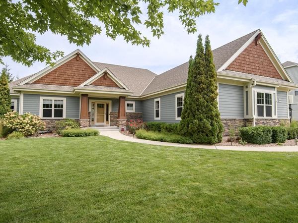 W175N5262 Highridge DRIVE, Menomonee Falls, WI 53051