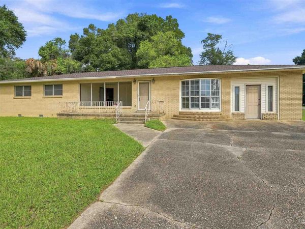 150 Hancock Ln, Pensacola, FL 32503