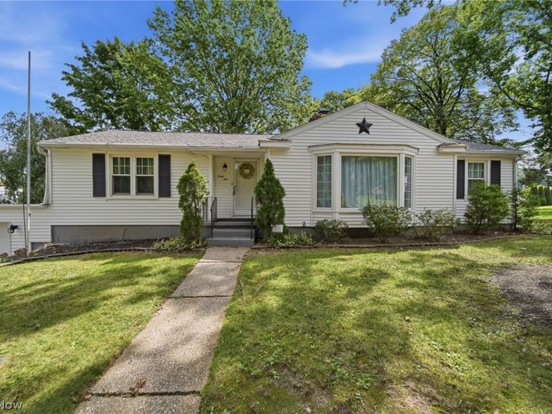 41 8th Street, Barberton, OH 44203 Photo 1