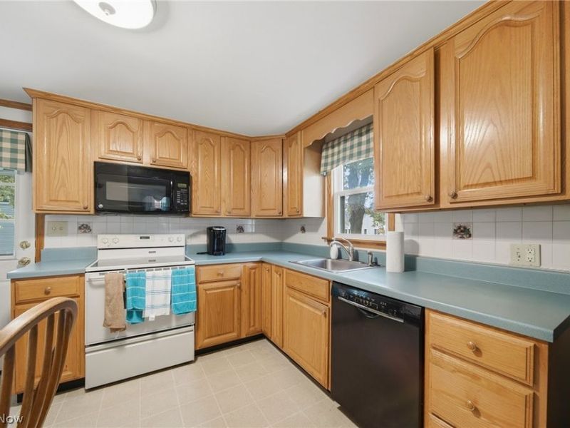 41 8th Street, Barberton, OH 44203 Photo 8