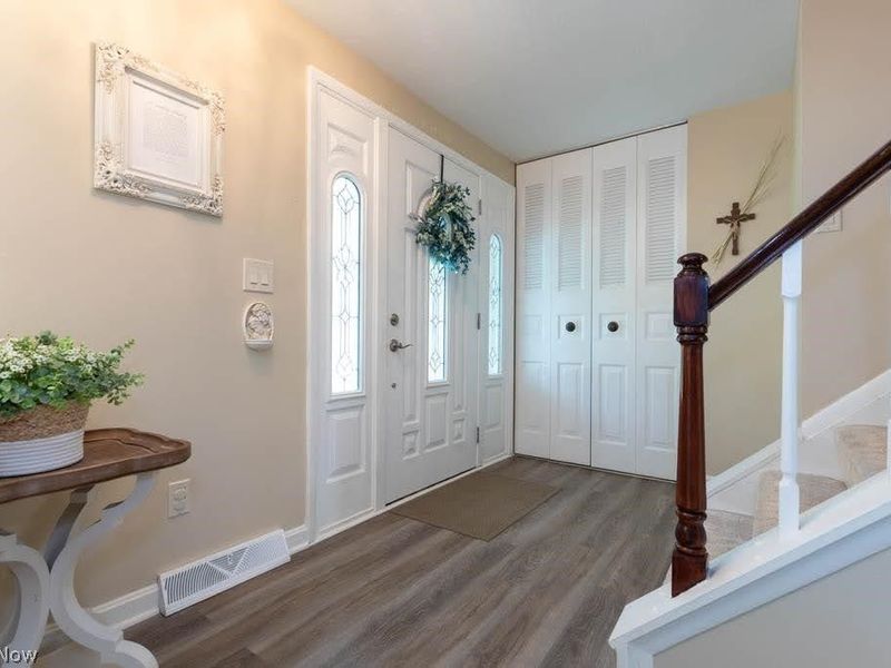 10222 Deer Run, Brecksville, OH 44141 Photo 2