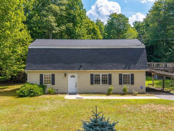 12 Dolimount , Raymond, ME 04071