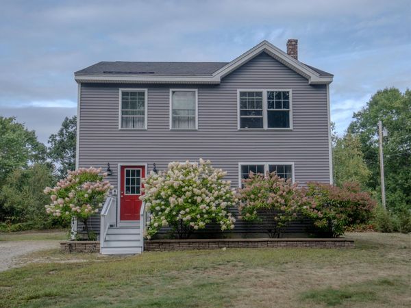 31 Middle Road, Kennebunk, ME 04043