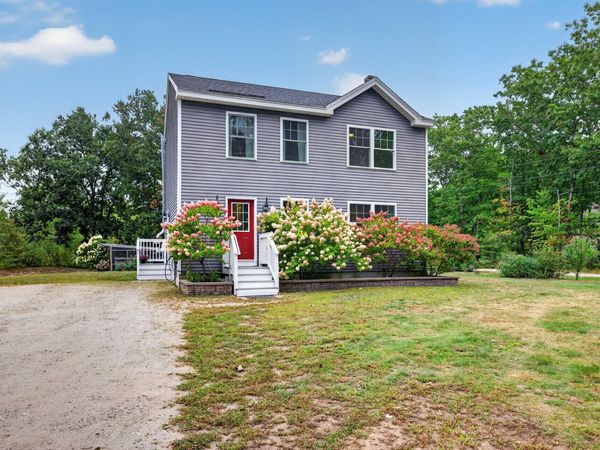 31 Middle Road, Kennebunk, ME 04043