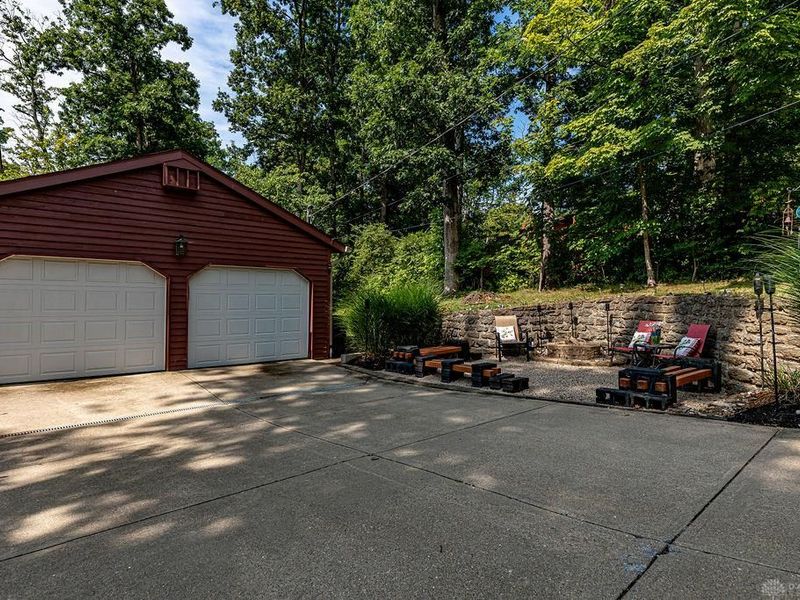 7885 Oak Leaf Circle, West Chester, OH 45241 Photo 3