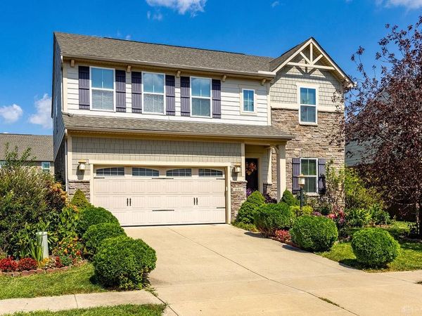 1686 Summit Creek Drive, Centerville, OH 45458