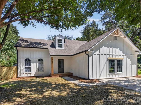 702 Foxborough Road, Charlotte, NC 28213