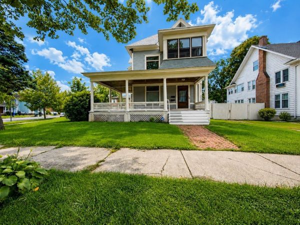 142 Thompson St, Unit 1, Springfield, MA 01109
