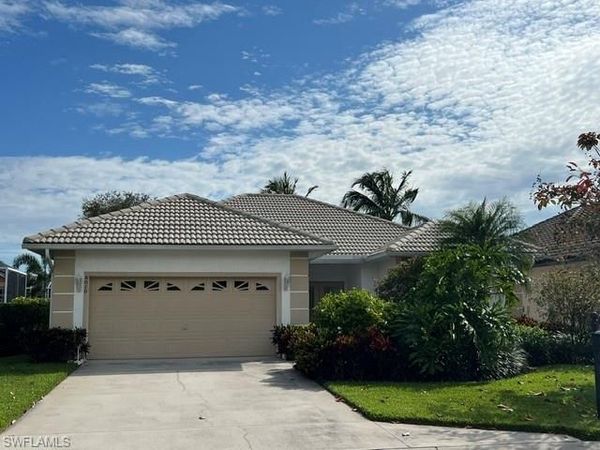 8010 Belmont CT , NAPLES, FL 34113