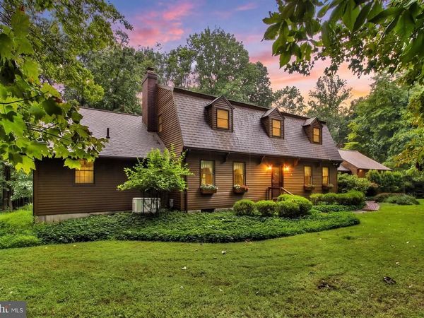 862 LAUREL WOODS LANE, HANOVER, PA 17331