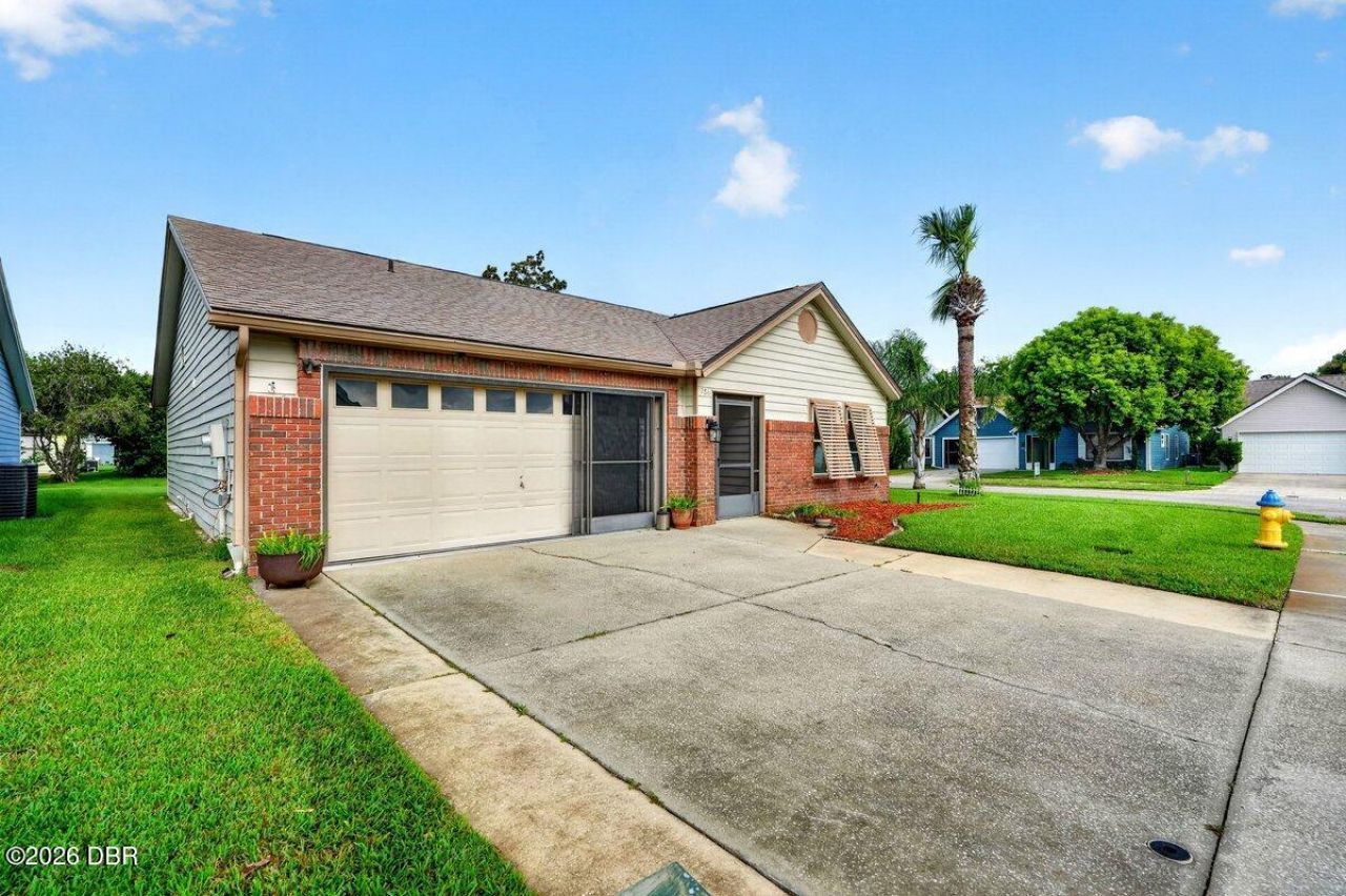 786 Pine Shores Circle, New Smyrna Beach, FL 32168 Photo