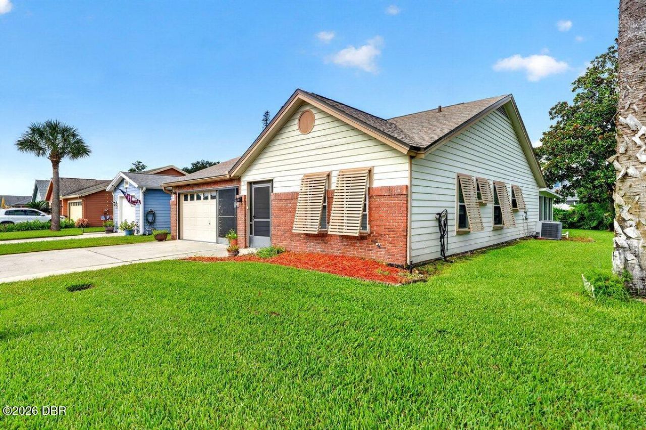 786 Pine Shores Circle, New Smyrna Beach, FL 32168 Photo