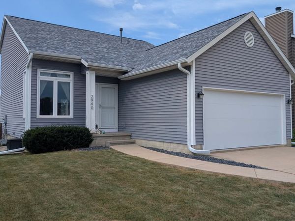 2940 Oxford Street, Marion, IA 52302