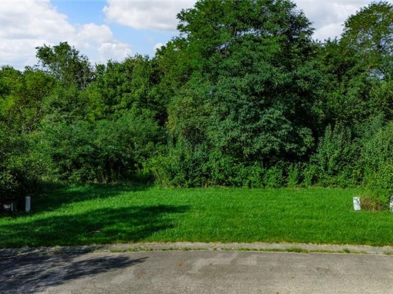 4215 Tuscany Court, Riverside, OH 45424 Photo 2