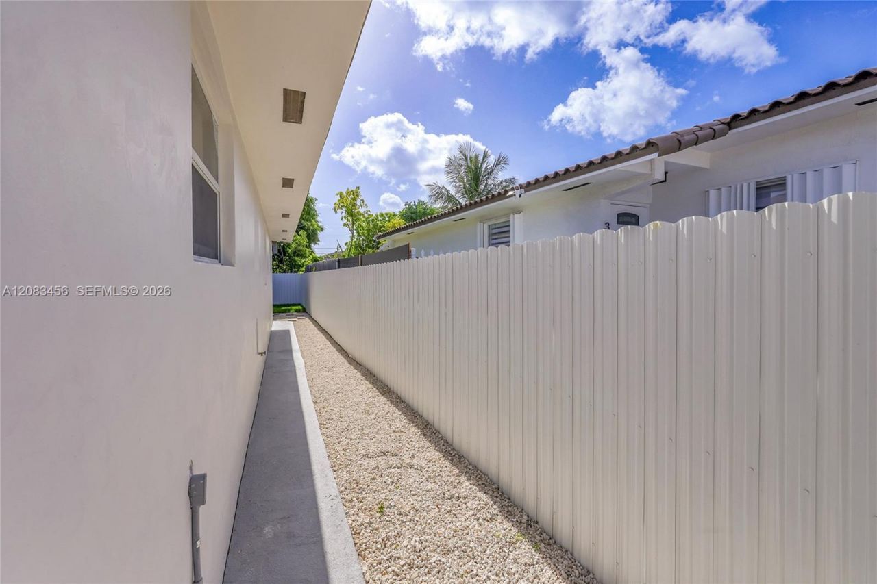 3520 SW 88th Pl , Unit 1, Miami, FL 33165 Photo