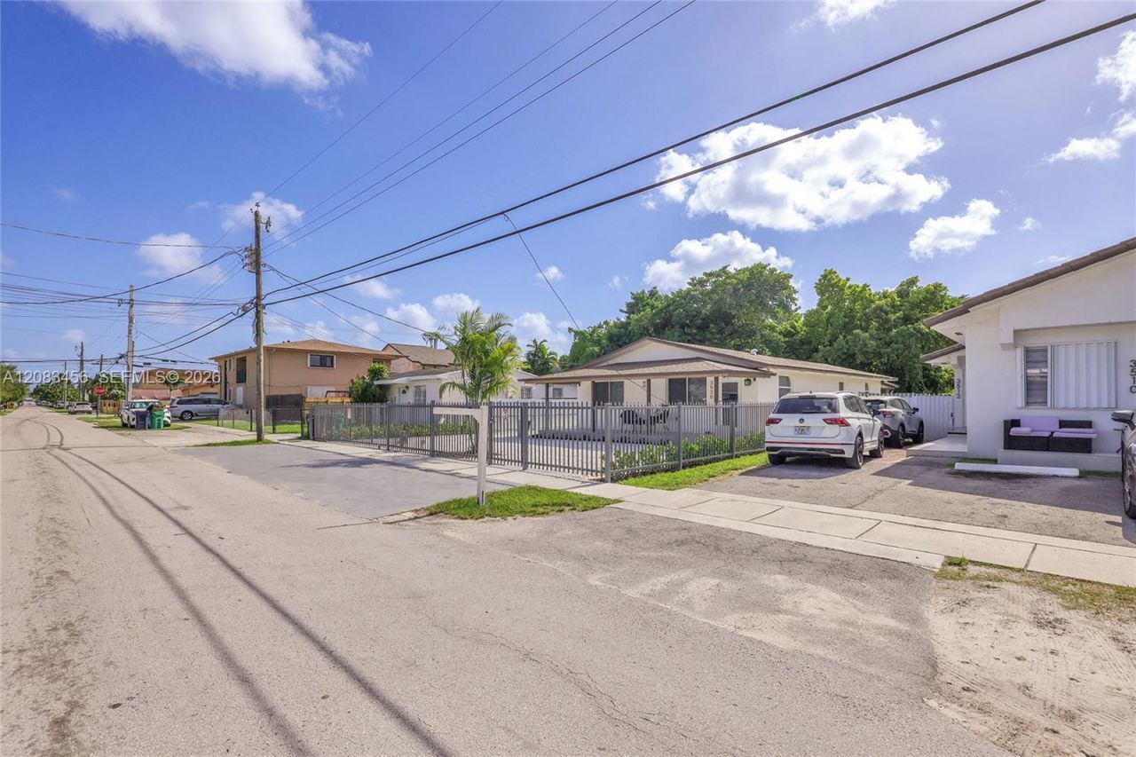 3520 SW 88th Pl , Unit 1, Miami, FL 33165 Photo