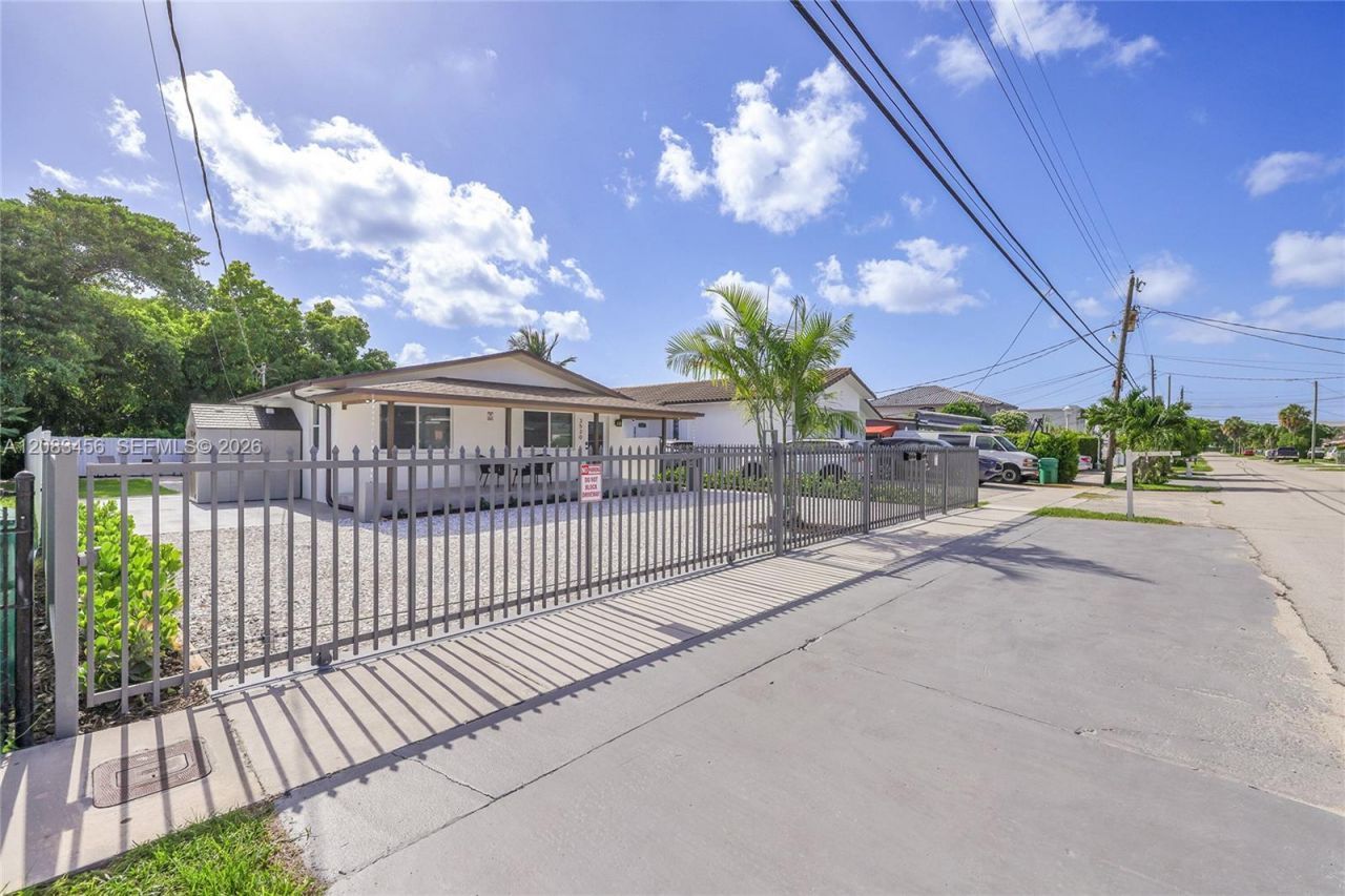 3520 SW 88th Pl , Unit 1, Miami, FL 33165 Photo