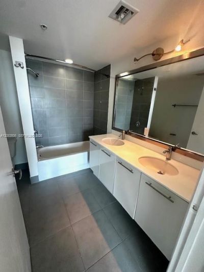 92 SW 3rd St, Unit 1107, Miami, FL 33130 Photo