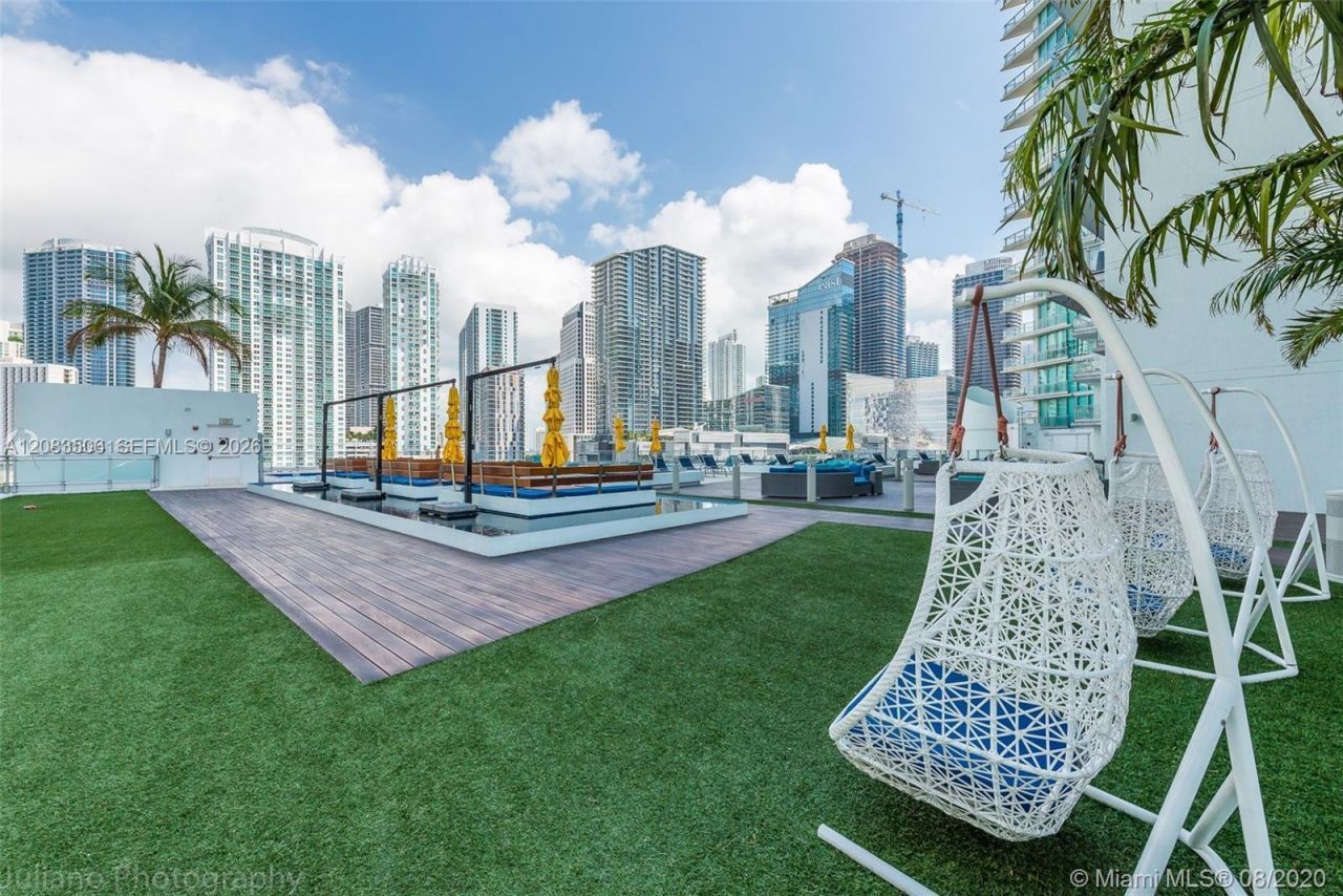92 SW 3rd St, Unit 1107, Miami, FL 33130 Photo