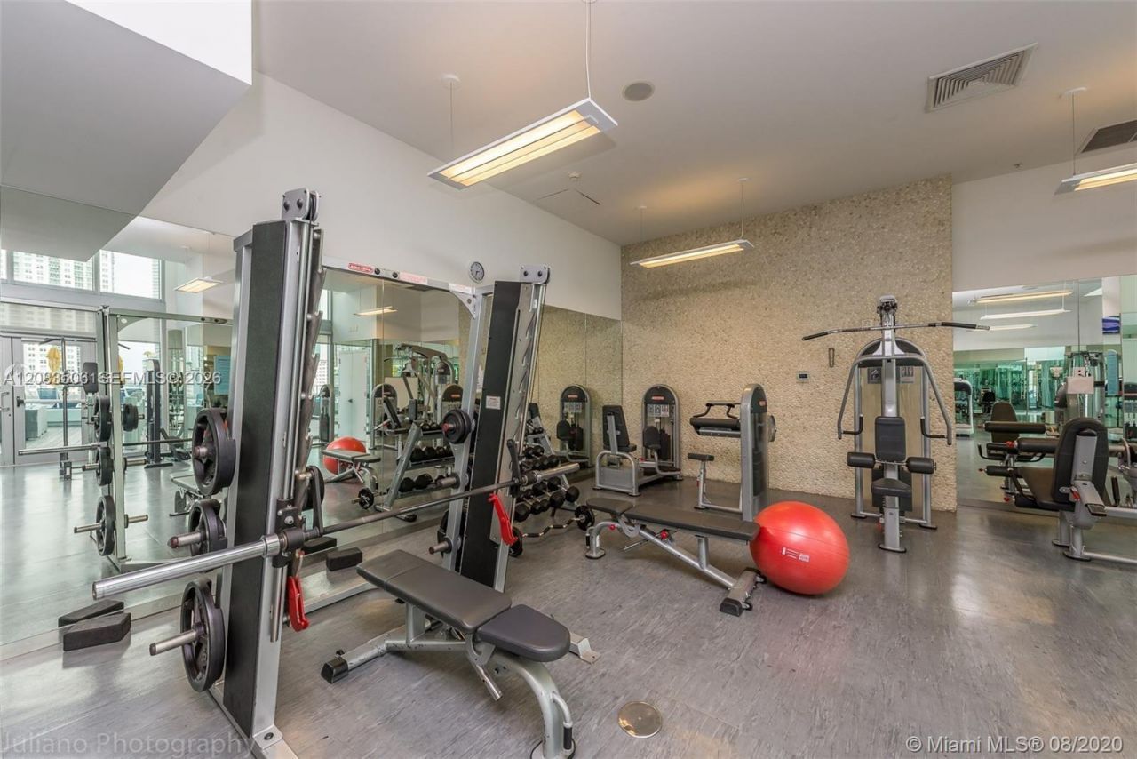 92 SW 3rd St, Unit 1107, Miami, FL 33130 Photo