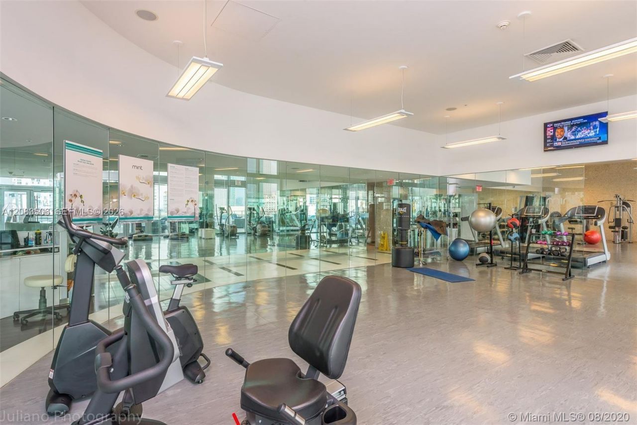 92 SW 3rd St, Unit 1107, Miami, FL 33130 Photo