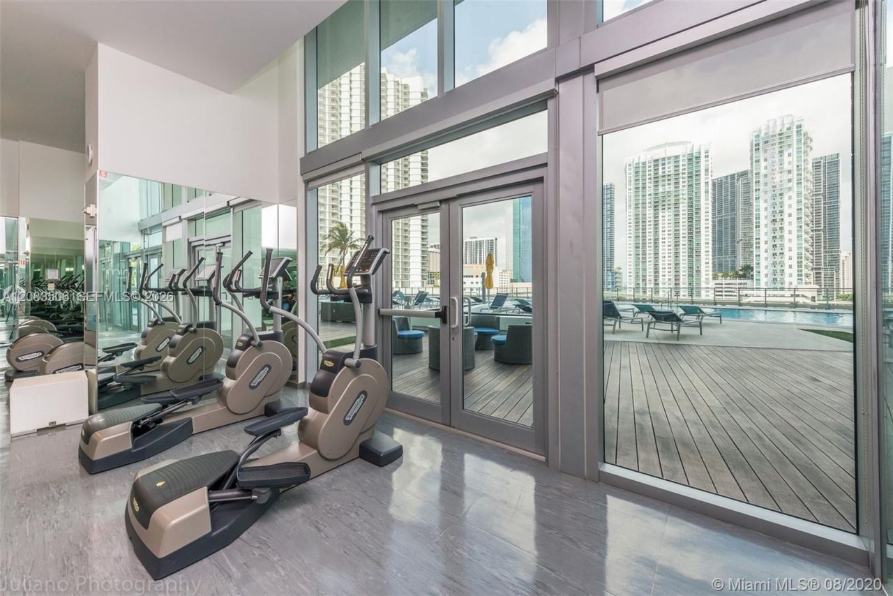 92 SW 3rd St, Unit 1107, Miami, FL 33130 Photo