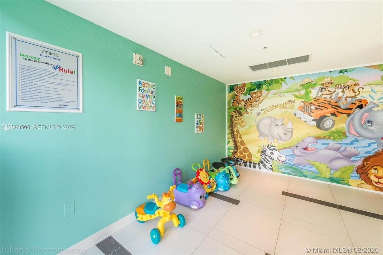 92 SW 3rd St, Unit 1107, Miami, FL 33130 Photo