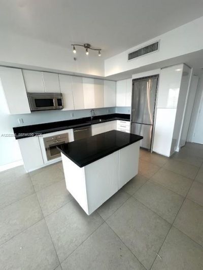 92 SW 3rd St, Unit 1107, Miami, FL 33130 Photo