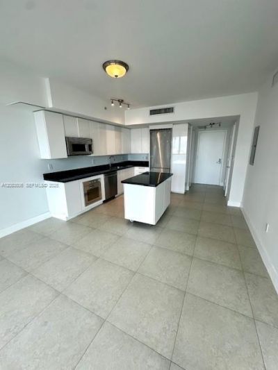 92 SW 3rd St, Unit 1107, Miami, FL 33130 Photo
