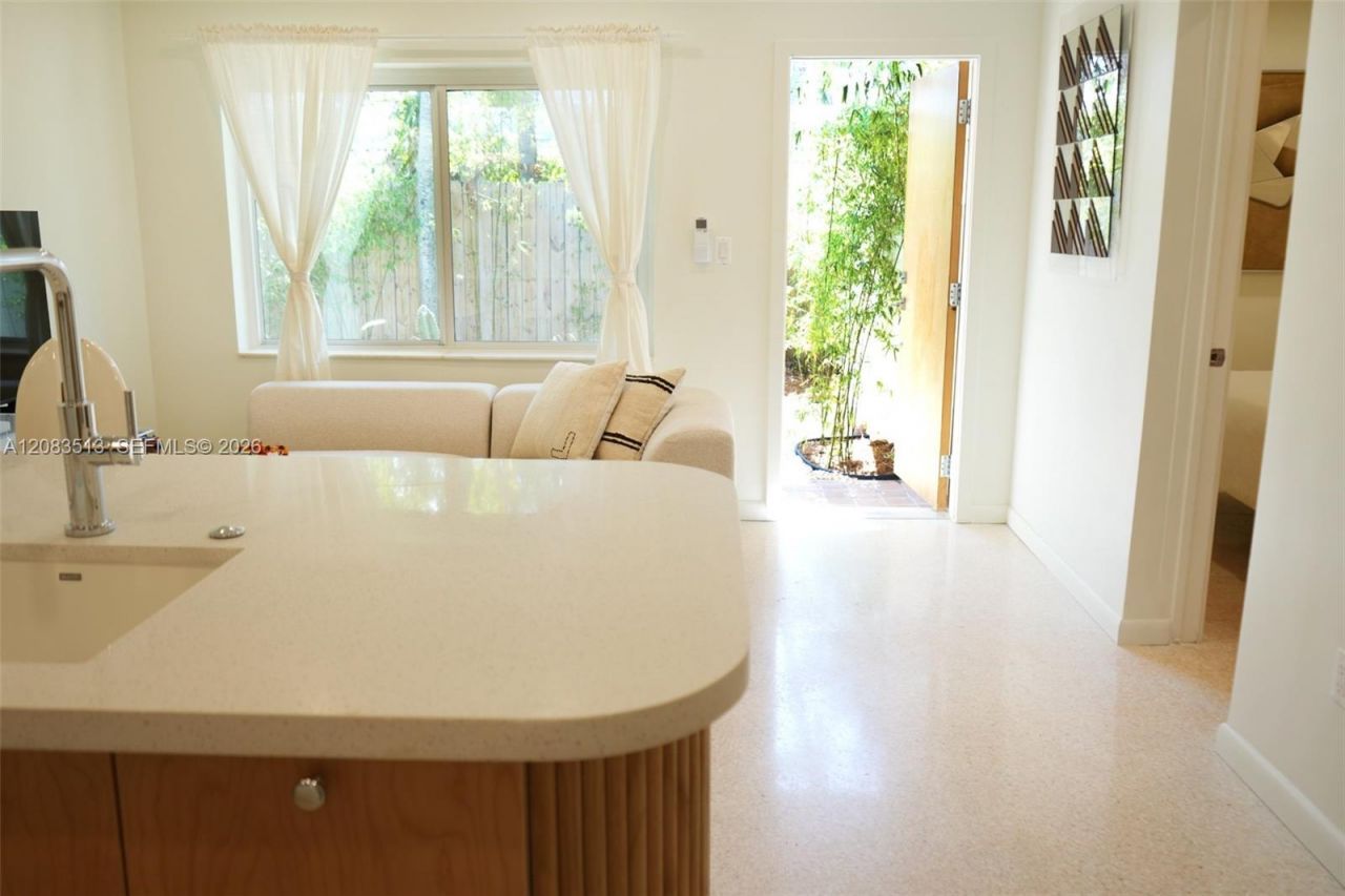 2904 N Ocean Blvd, Fort Lauderdale, FL 33308 Photo