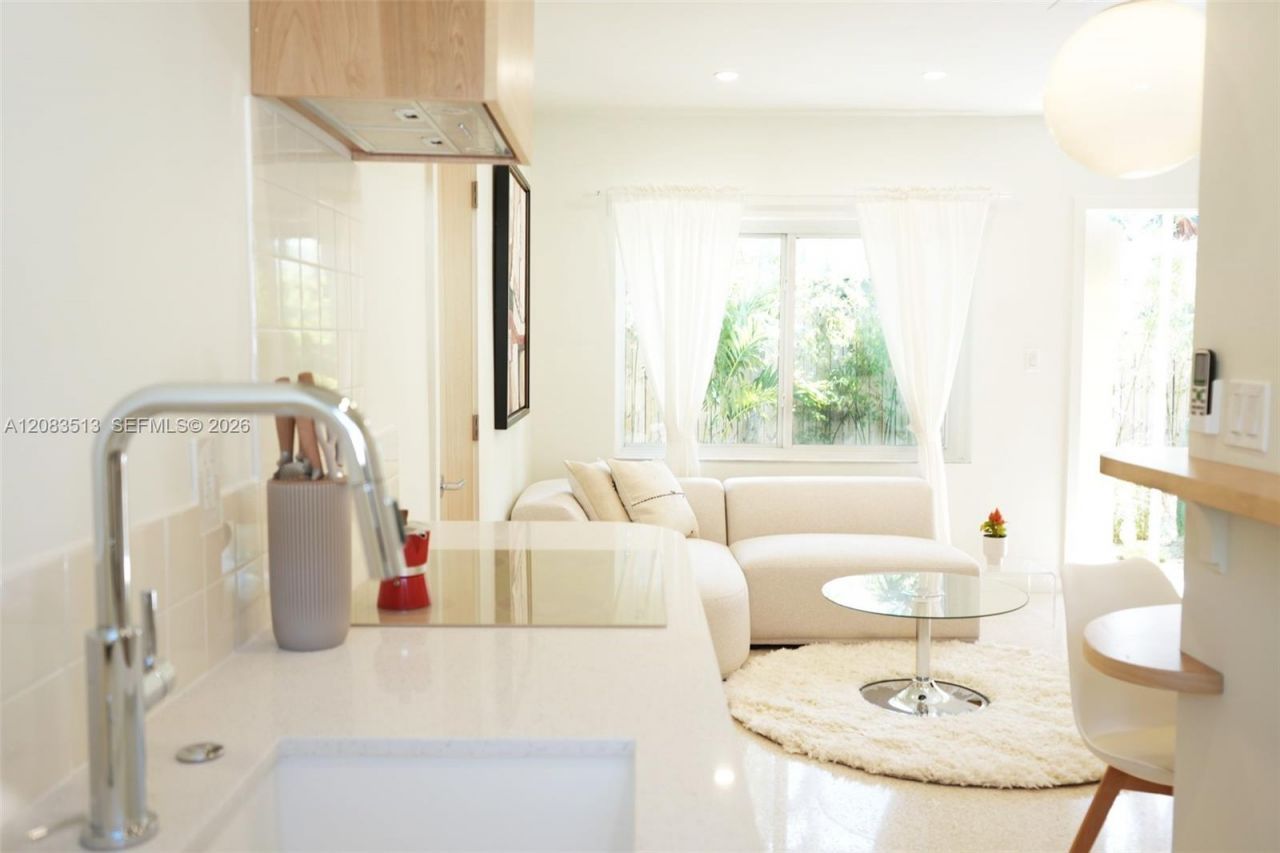 2904 N Ocean Blvd, Fort Lauderdale, FL 33308 Photo
