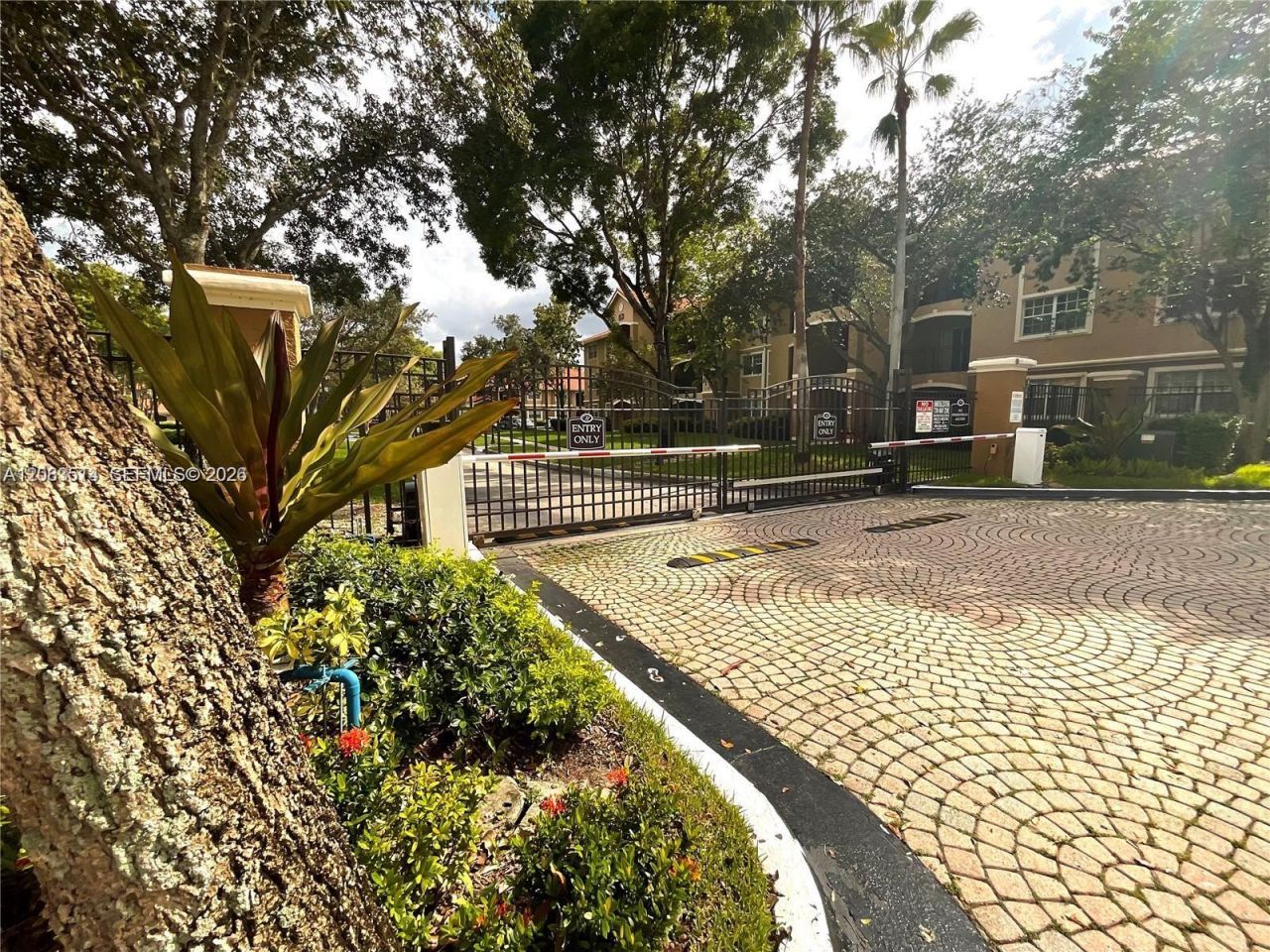 11631 SW 2nd St , Unit 20104, Pembroke Pines, FL 33025 Photo