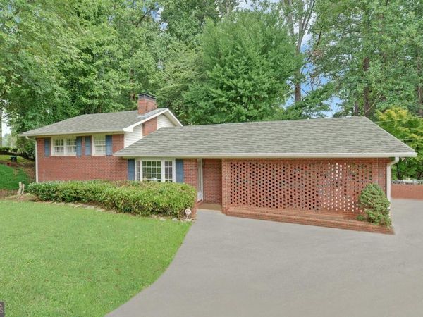 4593 T Moore Road, Oakwood, GA 30566